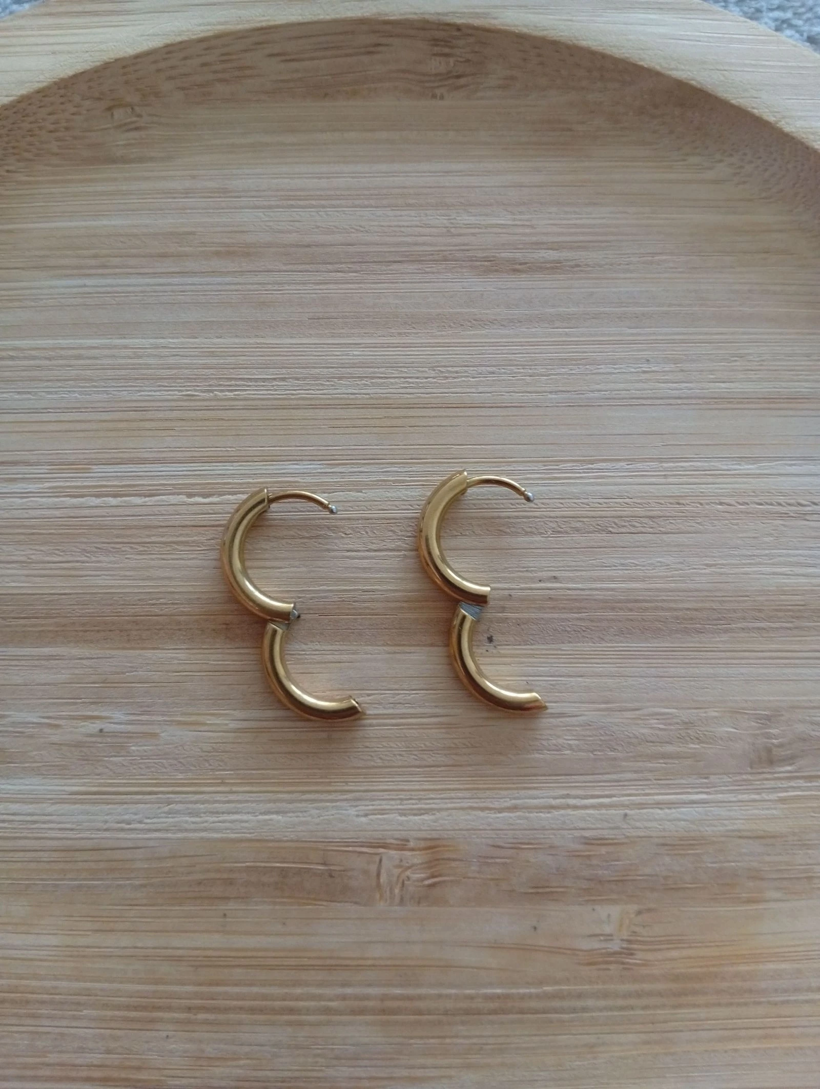 Stainless steel hoop earrings – photo 2